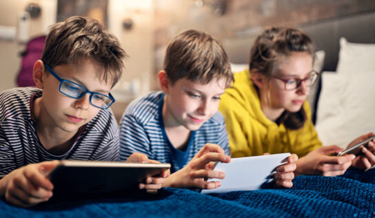 Multitarea digital: ¿qué es y cómo afecta al cerebro de los menores?