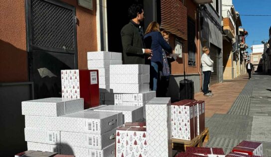 Sadival regala cestas navideñas a todos los habitantes de Llocnou de la Corona, el pueblo más pequeño de España