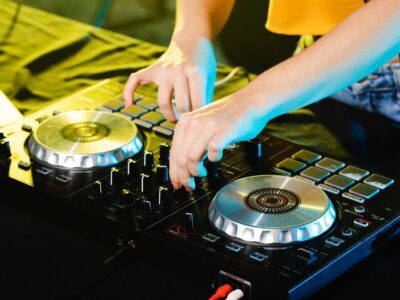 PRIXMAPRO ofrece consejos para elegir el DJ perfecto para cualquier evento