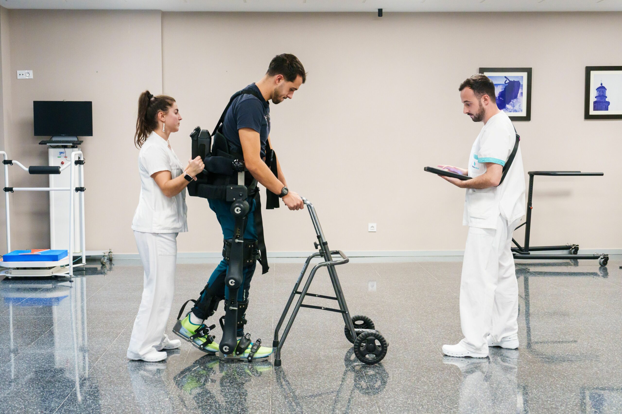 Unidad de Neurorrehabilitacion Robotica 1 scaled