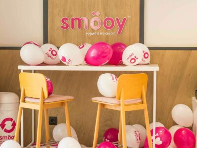 smöoy celebra 15 años de innovación y expansión global en el sector del yogur helado
