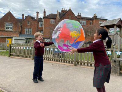 TLT Education propone una estrategia real para que quienes «se defienden» en inglés ganen la batalla