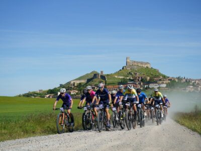 Youssef Issmaili y Beatriz Martínez conquistan Atienza en una prueba épica de MTB por la Sierra Norte