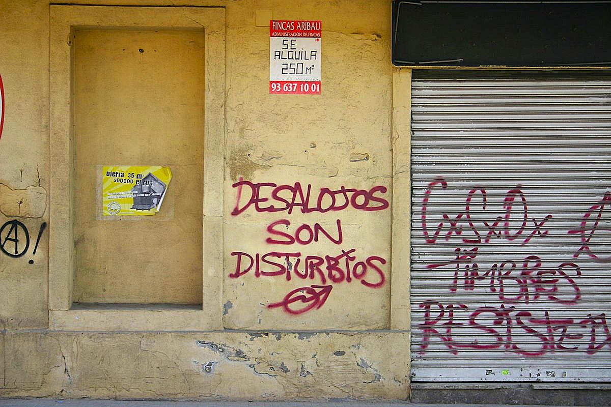 1200px SpainCataloniaViladecansCasaOkupada2