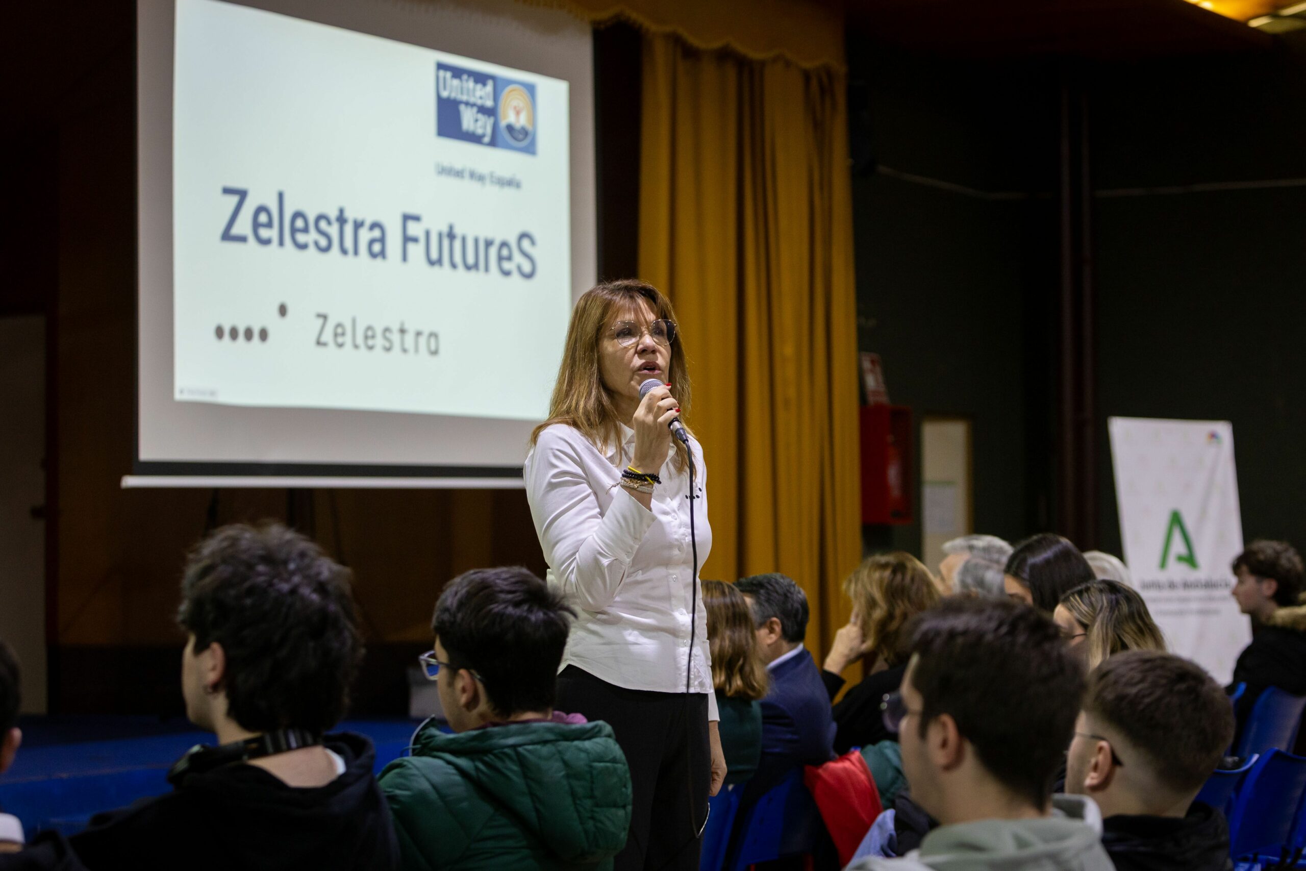 2503 Scarlett lvarez Uzcategui Dra Global de Instituciones y Sostenibilidad Zelestra masterclass Actitud y Pasin scaled