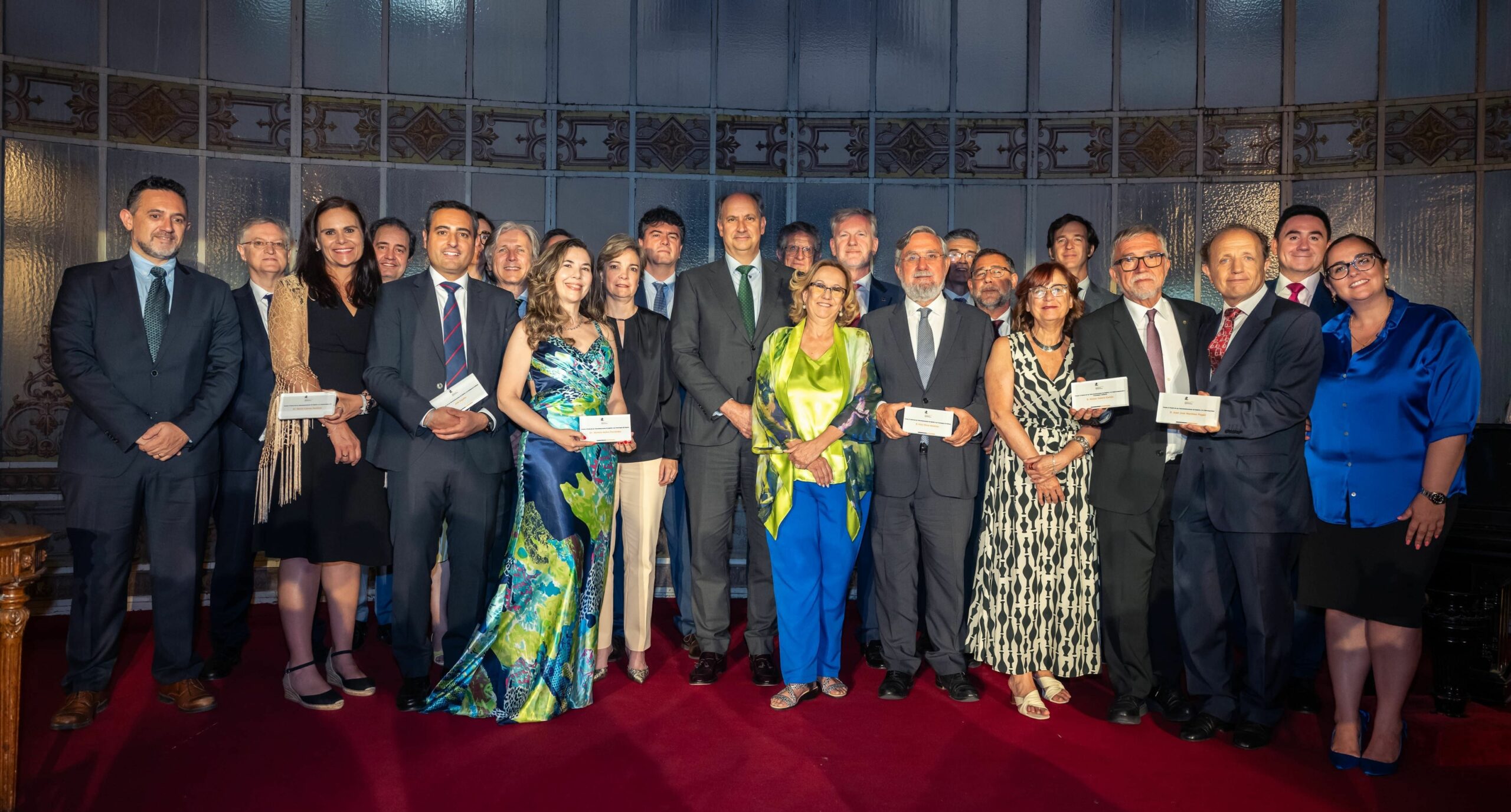 FOTO FAMILIA AEIT MADRID 2 scaled