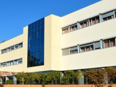 Liceo Villafontana anima a los vecinos de Mostoles y alrededores a pedir la beca de la CAM