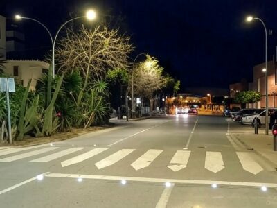 Pasos de peatones inteligentes TESLEC en 80 municipios sevillanos