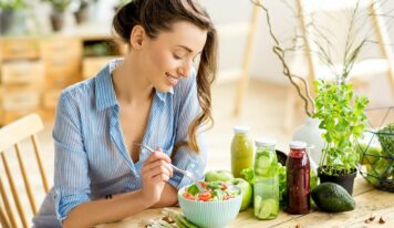 Alimentación consciente contra el calor inconsciente: desmontando bulos para un verano saludable