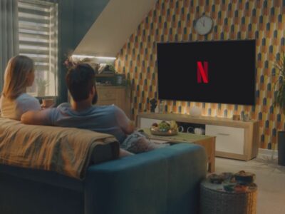 Freedom24 analiza cómo Netflix convierte los escándalos en una mina de oro para la industria del streaming