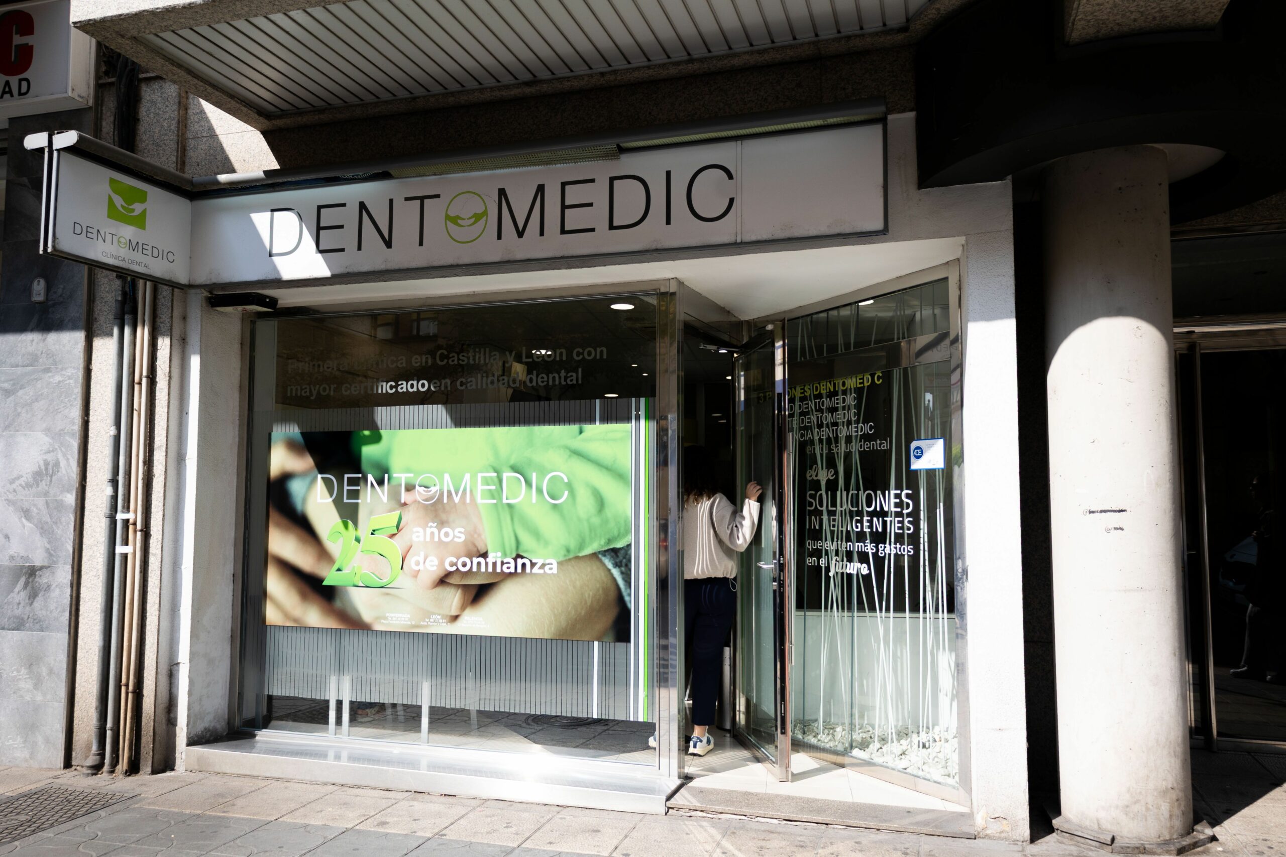 clnica dental Dentomedic Len scaled