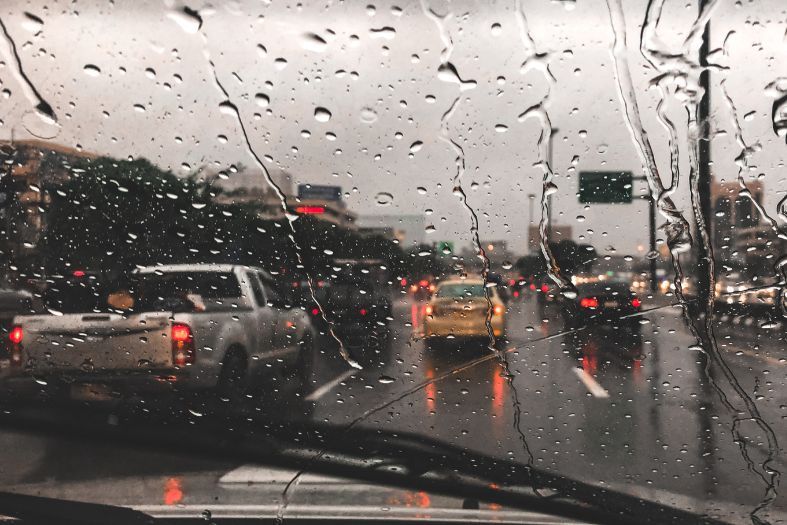 Consejos para mantener la seguridad al volante ante tormentas y riadas, según Allianz Partners 3 1