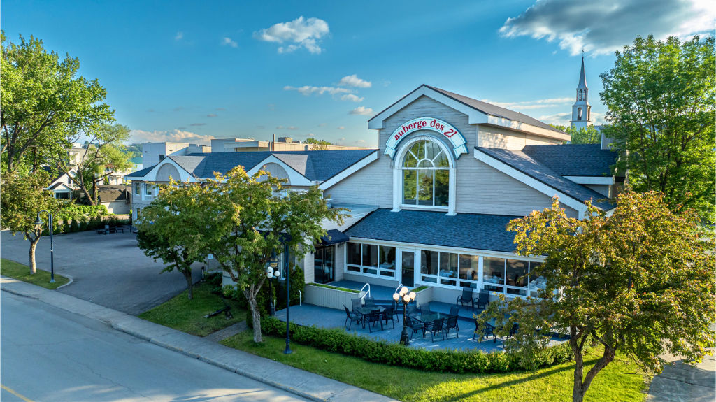 Auberge des 21 Hotel Fjord Saguenay Canada