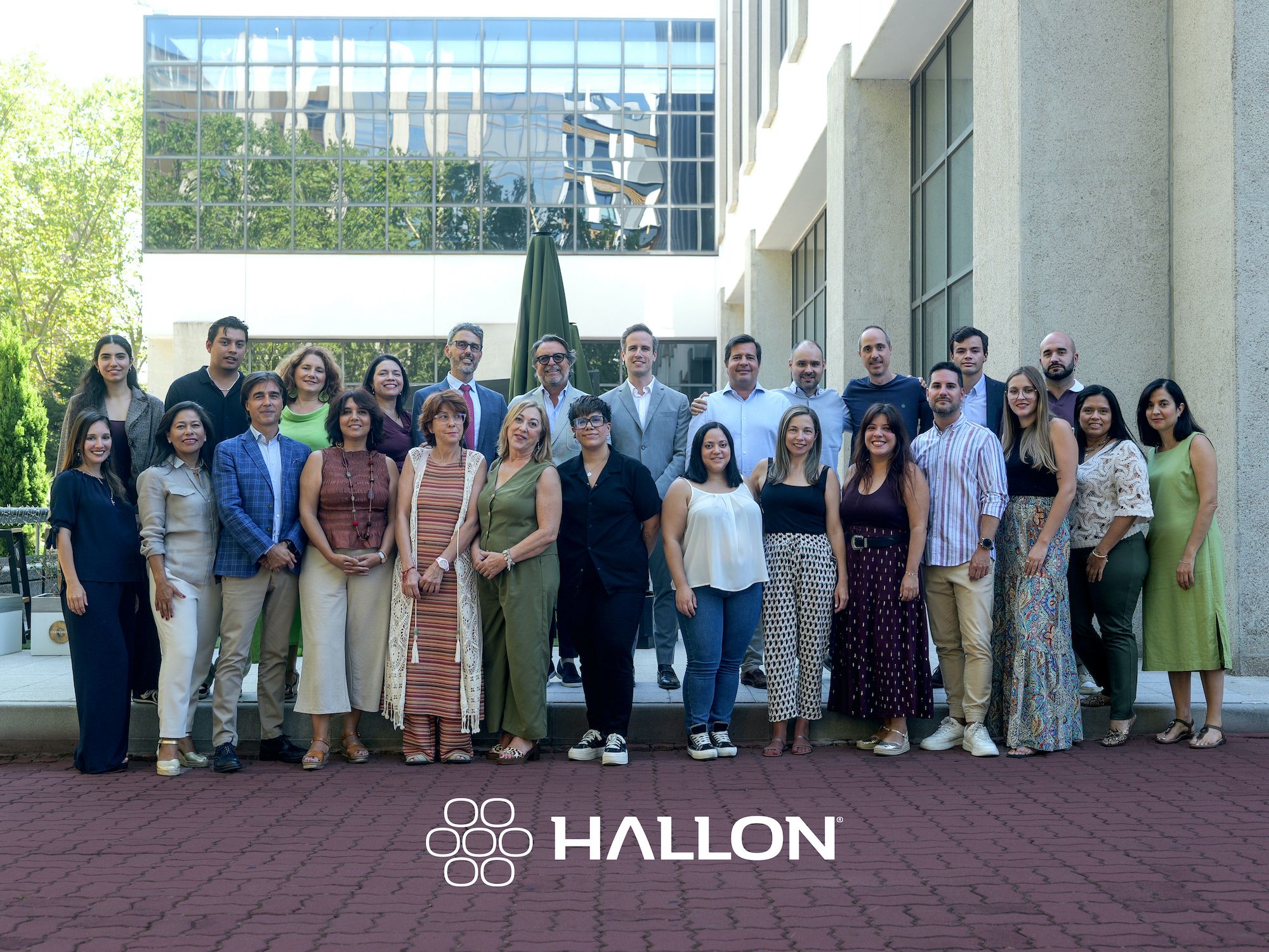 HALLON1 Parte del equipo de Hallon en la sede de Madrid