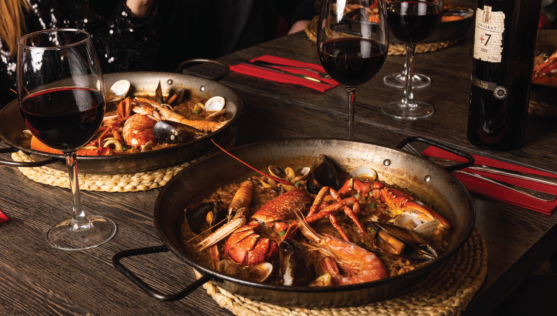 El secreto detrás de "la paella más comida de Barcelona", la primera que ofrece todas sus paellas en formato individual 3 mesa paellera