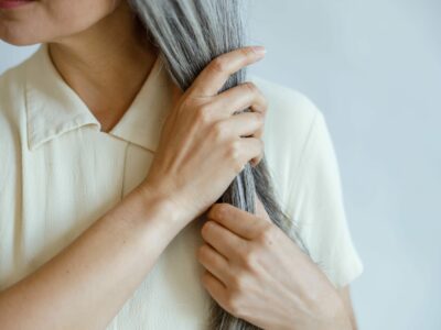 La falta de ciertos nutrientes, posible responsable silenciosa de la caída capilar femenina a partir de los 50