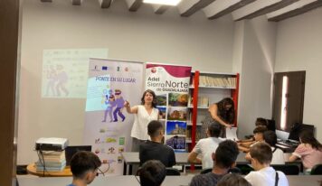 ADEL llevó la lucha contra la violencia de género digital a la Sierra Norte