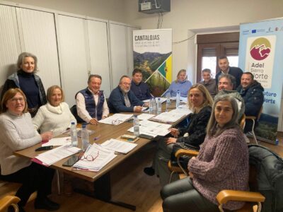 ADEL solicita soluciones urgentes a los cortes de luz e internet tras celebrar su Junta en Cantalojas