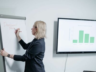 La formación continua y el upskilling: claves de Steelter para sobrevivir en un mercado laboral cambiante