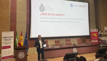 Ignacio Campoy enseña en la Universidad de Almería los 8 hábitos para convertirse en un líder influyente