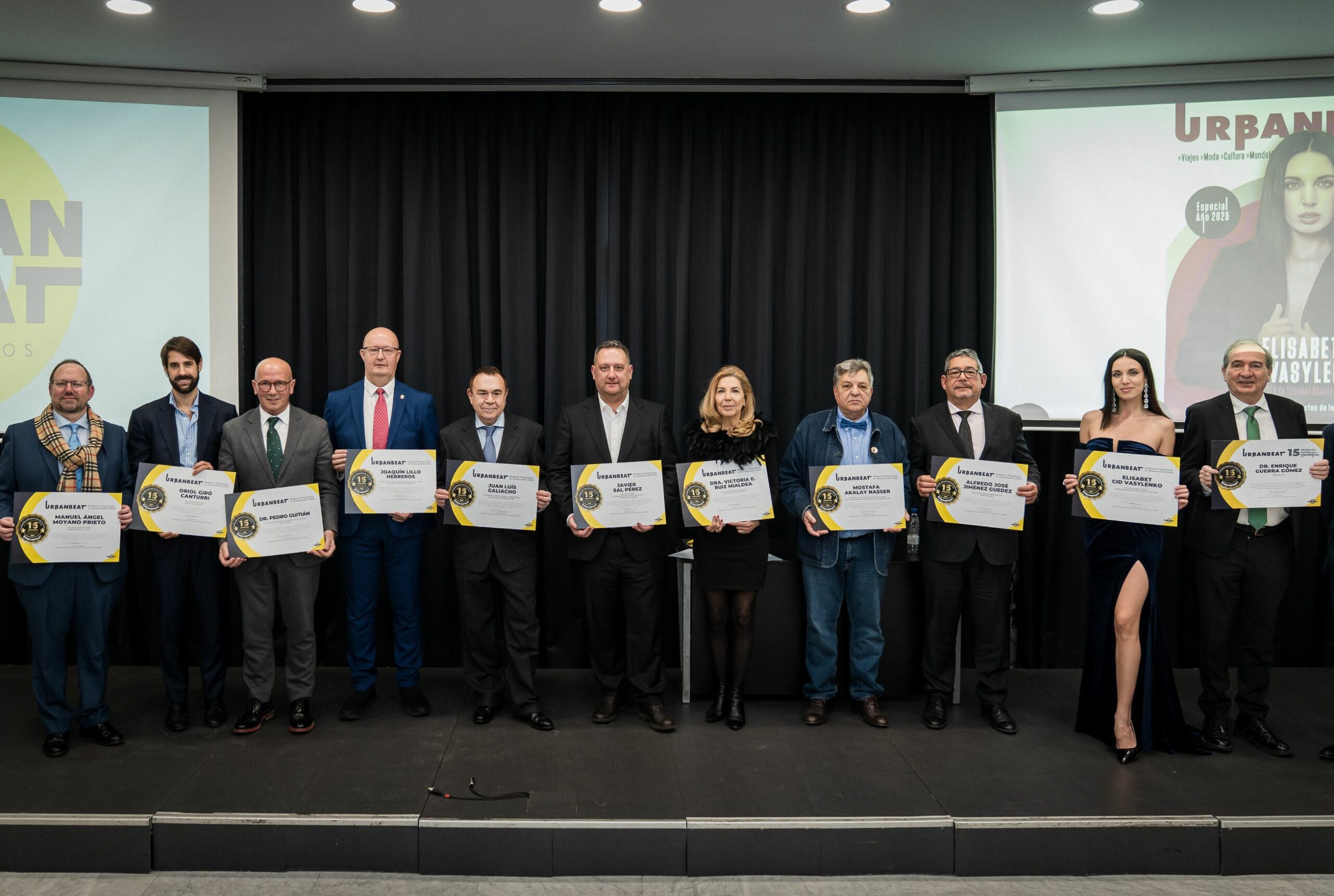 FOTO FAMILIA INNOVACION scaled