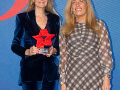 Esther Alcocer Koplowitz recoge el Premio Excelente otorgado a FCC por la Comunidad de Madrid