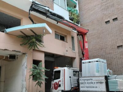 Top Courier refuerza su servicio de camión grúa en Madrid como solución segura para operaciones logísticas especializadas