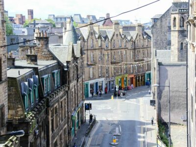 Semana Santa 2026: los destinos más buscados y dónde pueden ahorrar más los españoles según KAYAK