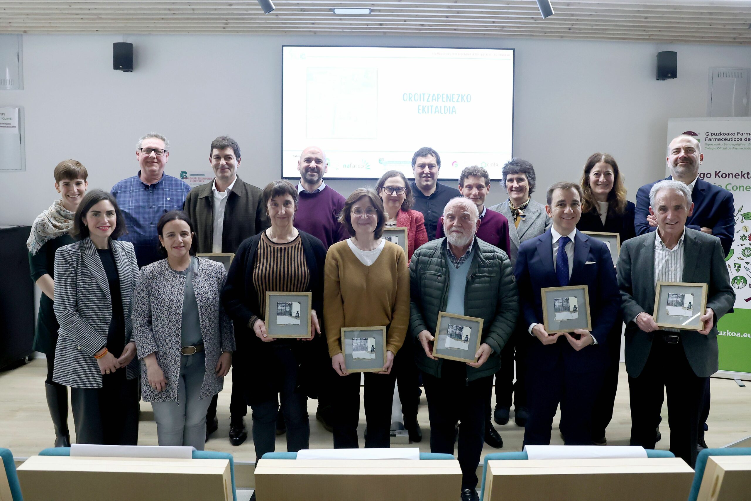 FOTOGRUPOPREMIADOS scaled