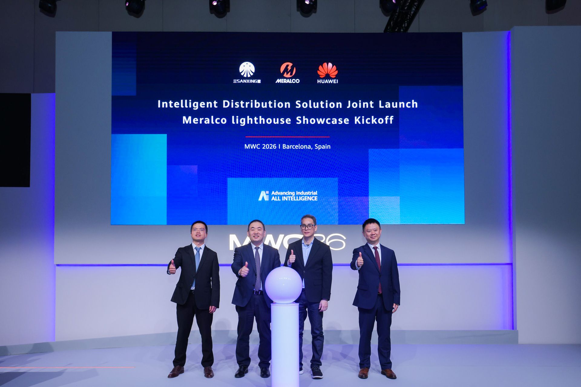 From left Simon Zhou General Manager of Overseas Marketing SANXING Ningbident