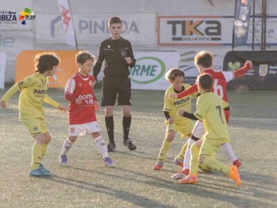 Más de 750 jóvenes futbolistas participan en el Trofeu Fibwi Ibiza de Futbol Base