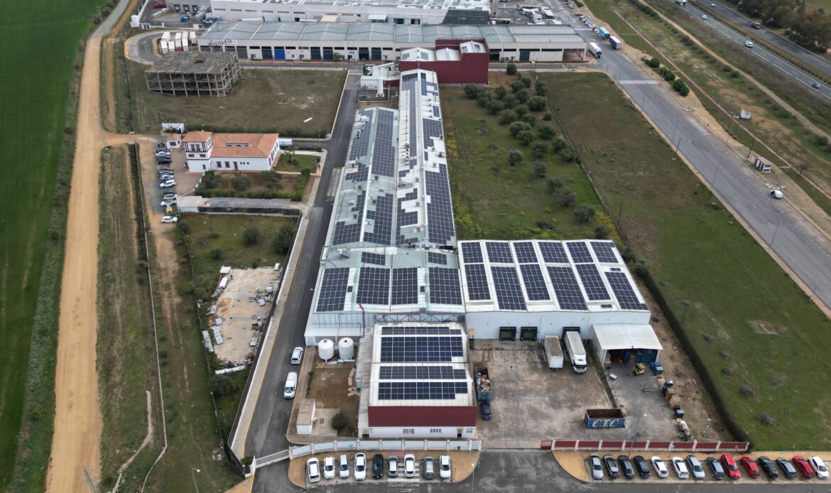 Quantica afianza su liderazgo en autoconsumo tras crecer un 54 % en ingresos y acelerar su negocio industrial en 2025