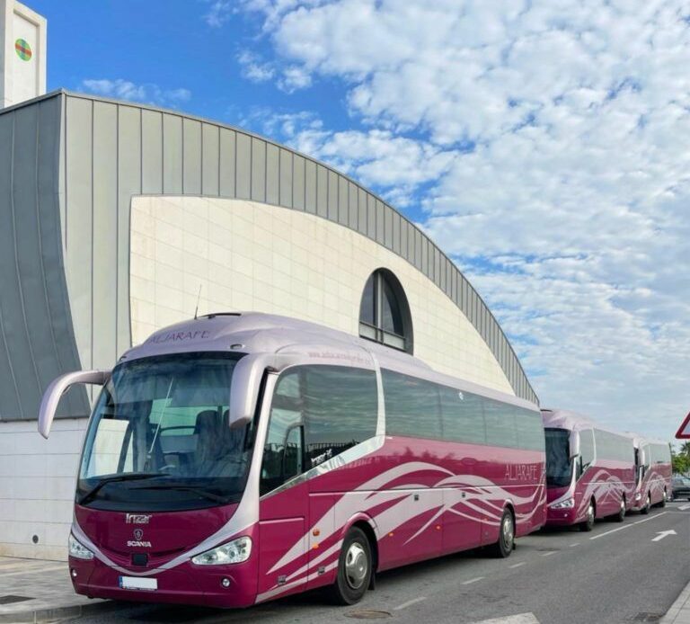 Autocares Aljarafe refuerza la movilidad colectiva en Sevilla con una flota sostenible y de alta gama