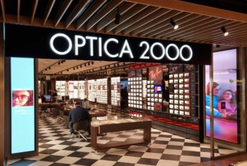 Inicio 68 OPTICA 2OOO recibe el premio ‘Óptica del Año 2026’ por sexto año consecutivo