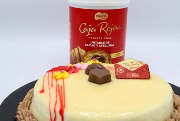 Inicio 66 El Obrador de Goya lanza por primera vez una tarta hecha con la icónica Caja Roja® de Nestlé, para el Día de la Madre