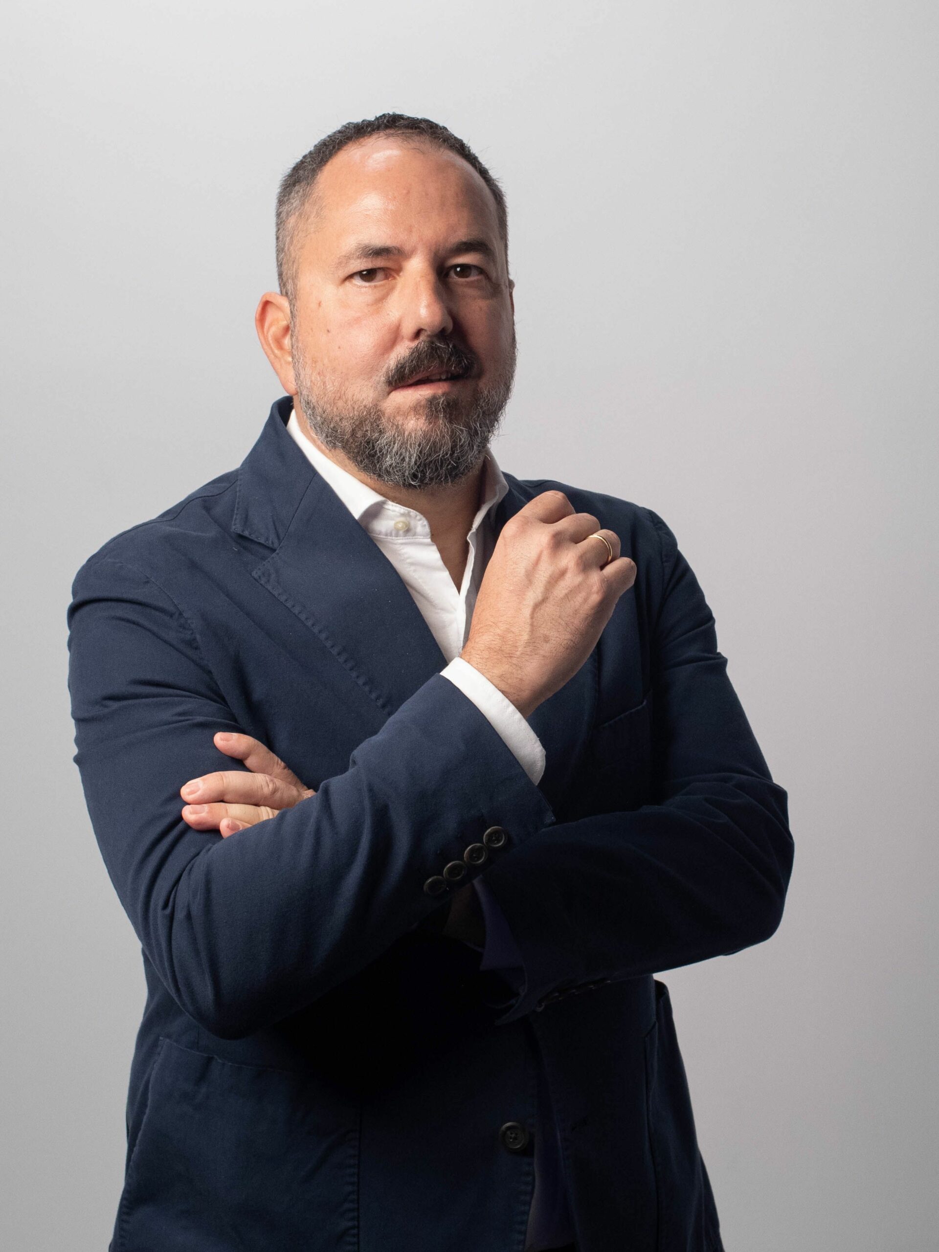 IvnBayona CdigoAzul 1 4567 1 scaled