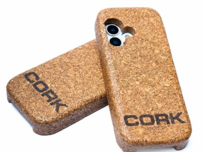 CORK PRO TECH, una funda flotante para evitar la pérdida del móvil en el agua