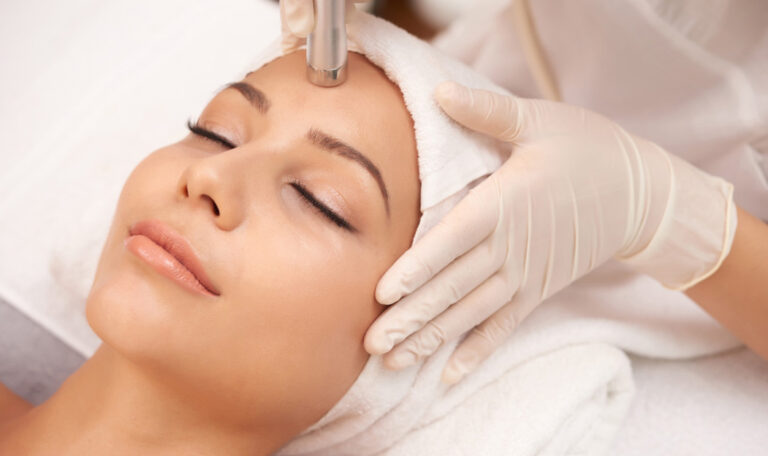 Inicio 6 Rejuvenecimiento facial: técnicas actuales para mejorar la calidad de la piel y retrasar los signos del envejecimiento