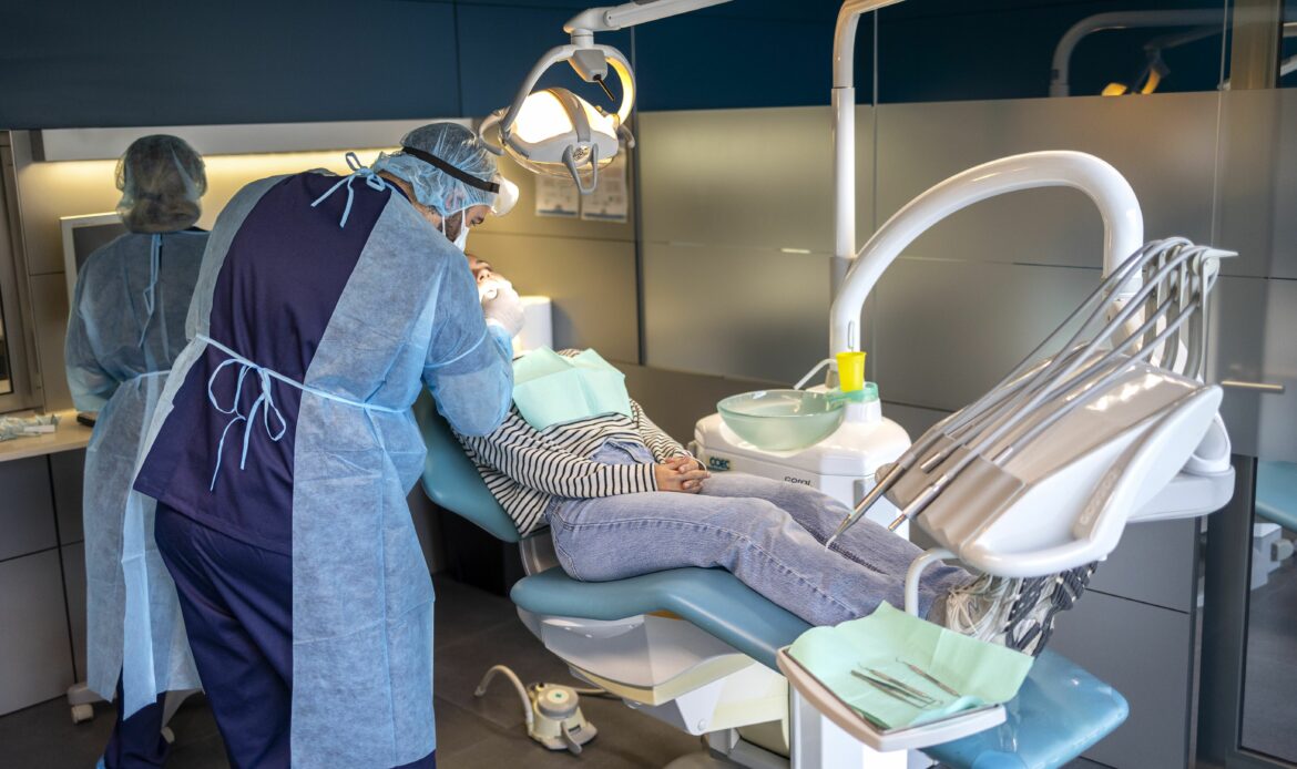 Inicio 61 El COEC alerta de que la detección precoz puede elevar hasta el 90 % la supervivencia del cáncer oral