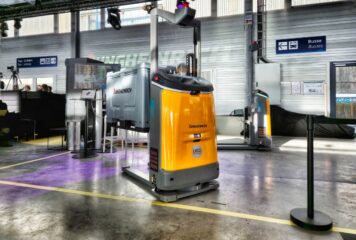Inicio 66 Automatización inteligente para aplicaciones de gran altura: Jungheinrich lanza el robot móvil EAC 212a