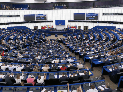 La AEA destaca el respaldo de la Eurocámara a reducir a 5 toneladas el umbral del CBAM para el aluminio