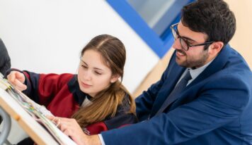 El Colegio Juan Pablo II de Parla comienza el curso reforzando su modelo educativo sin móviles ni tabletas